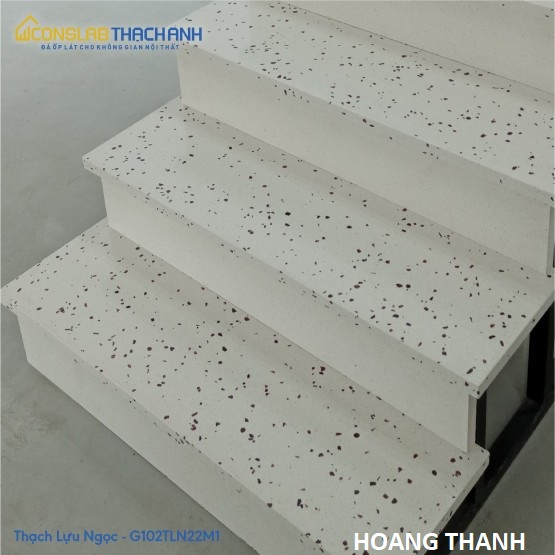 Cầu thang  đá thạch anh Thạch Lựu Ngọc G102TLN22M1